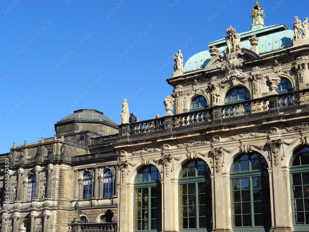 Zwinger Dresden, Barock und Klassizismus