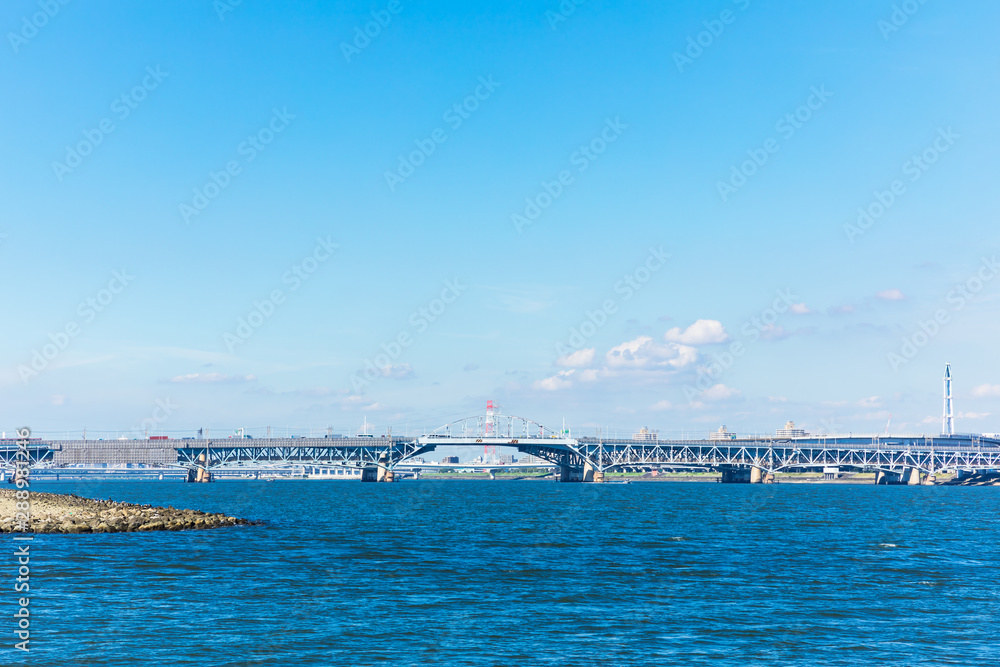 (東京都ｰ都市風景)若洲海浜公園から望む荒川湾岸橋側の風景２