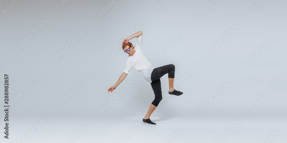  man dancing on a light background