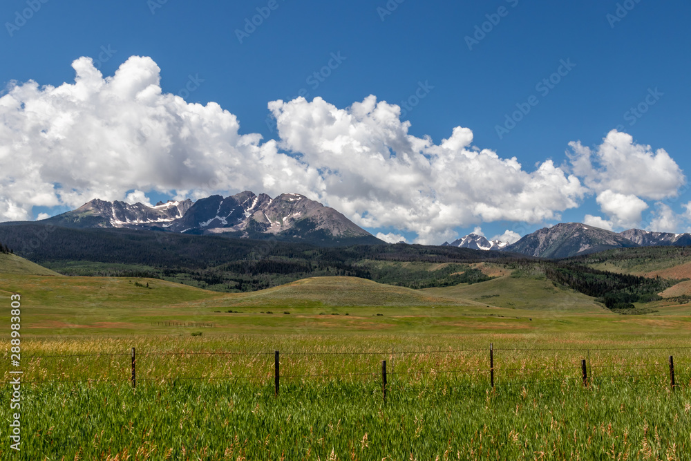 Obraz premium Rocky Mountain countryside in summer.