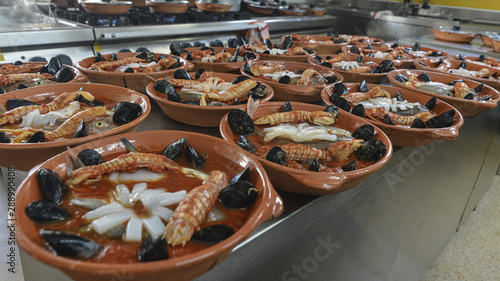 Photos zuppe di pesce preparate in un ristorante pugliese