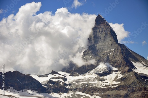 Matterhorn in der Schweiz  mit Schnee. Gornergrat  Zermatt  Alpen