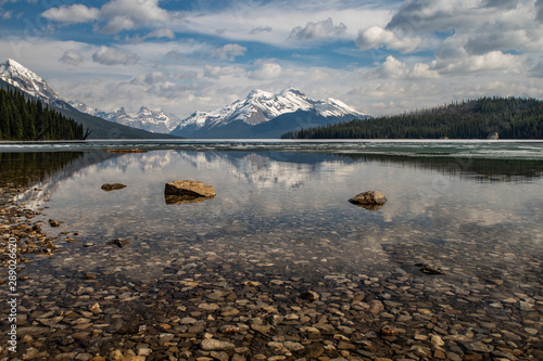 maligne lake canada jasper
