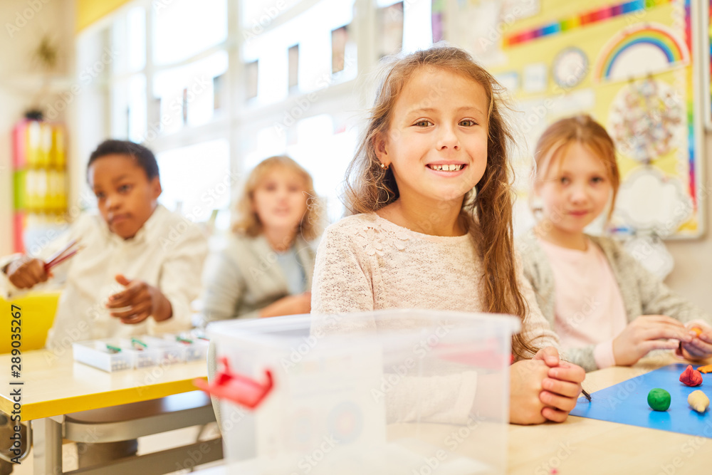 Fototapeta premium Kinder im Unterricht in der Vorschule