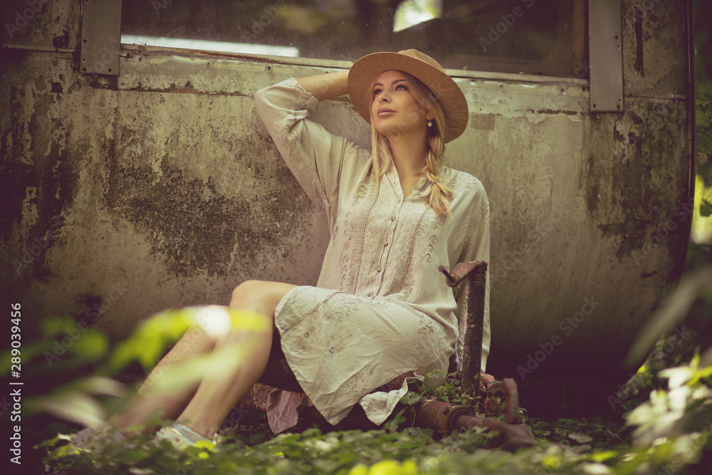 Obraz premium Lost in dreams of summer..