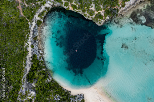 bahamas long island dean blue hole