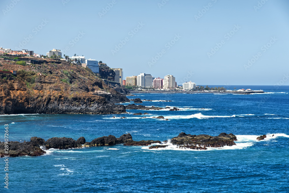 2019/09/04 La Orotava, Spanien. Aufnahmen am Playa de el Bollullo. Einer der schönsten schwarzen Sandstrände Teneriffas. Ein Geheimtipp für Einheimische und Urlauber.