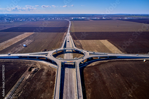 Fotografía Aerial drone view of a Roundabout in Ploiesti, Romania