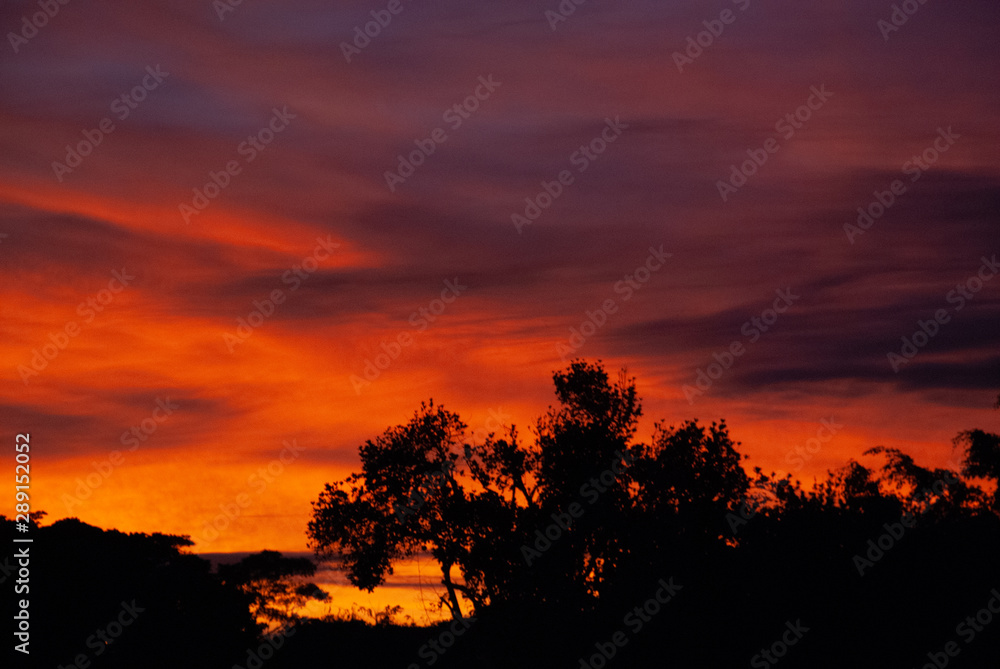 Obraz premium Images of the sky during sunset, at various times of the year in northeastern Brazil.