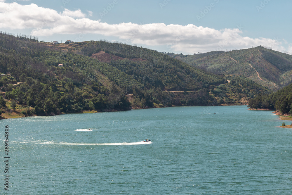 Obraz premium Zezere river, its a river that crosses the center of Portugal, Dornes