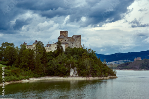 NIedzice castle