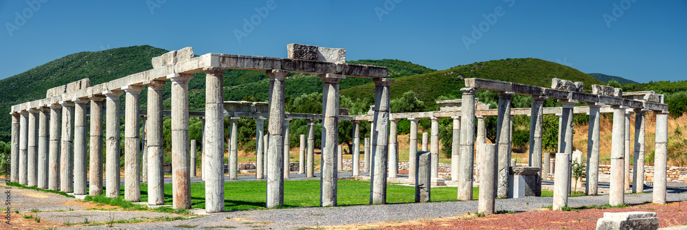 Ancient greek temple of Hercules with columns in ancient city of Messini, Peloponnese, Greece - obrazy, fototapety, plakaty 