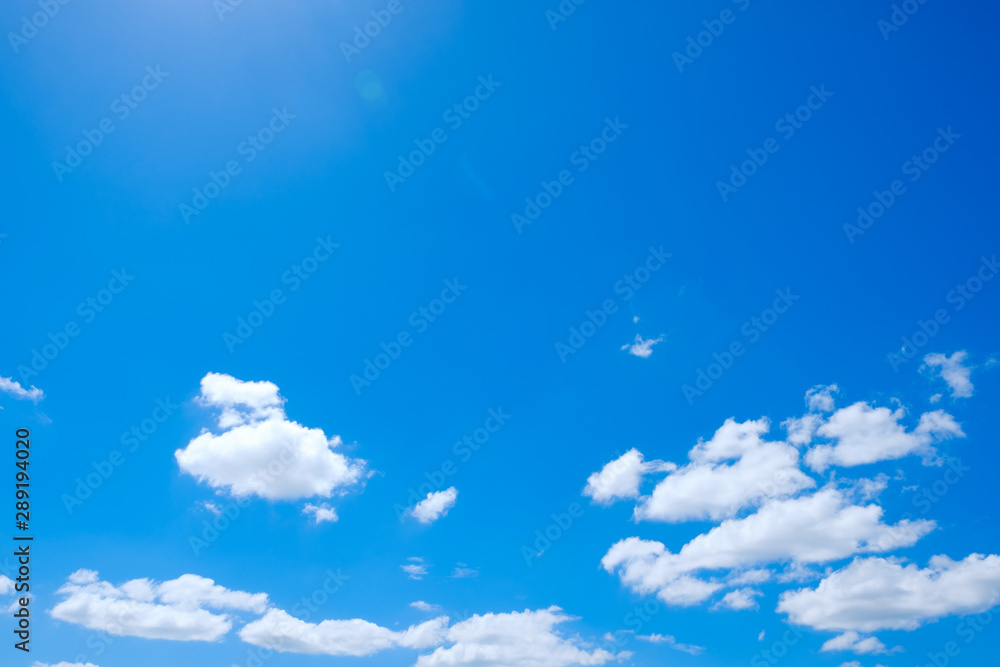 Fotografia Do Stock 写真素材 青空 空 飛行機雲 夏の空 秋 背景 背景素材 9月 コピースペース Adobe Stock Fotografia Do Stock 写真素材 青空 空 飛行機雲 夏の空 秋 背景 背景素材 9月 コピースペース Adobe Stock