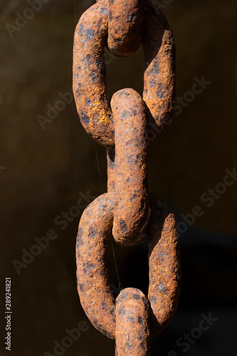 Seamless rusty chain abstract background © Kybele