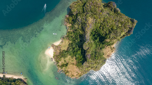 Cuadro en lienzo Aerial drone view of tropical islands, beaches and boats in blue clear Andaman s