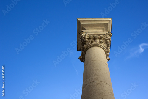 ancient greek column