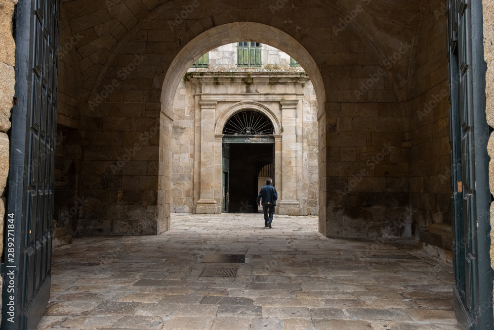Entrada al claustro del monasterio de San Salvador de Celanova, Ourense. Galicia. España.