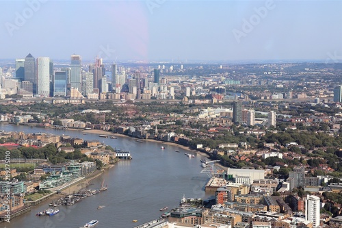 La ville de Londres et ses toîts vus de haut depuis la tour Shard - Londres - Angleterre © ERIC
