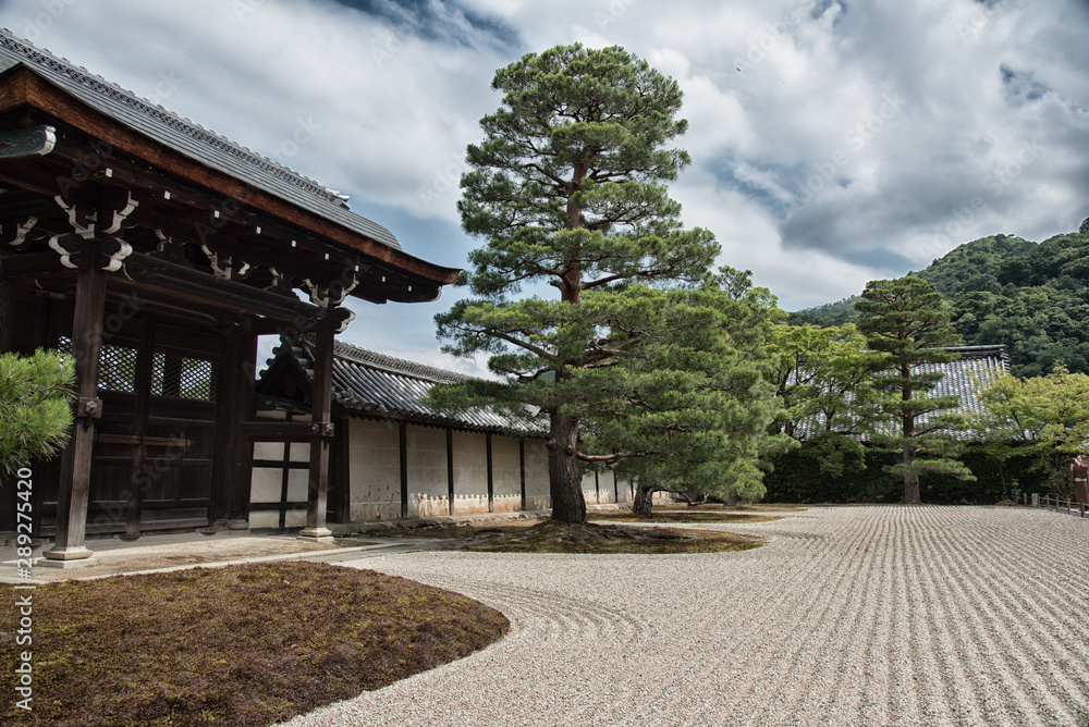Zen garden of the Tenryu-ji temple, Kyoto, Japan Zen garden of the Tenryu-ji temple, Kyoto, Japan