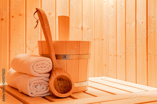 Obraz na płótnie Saunazubehör in einer Sauna w salonie