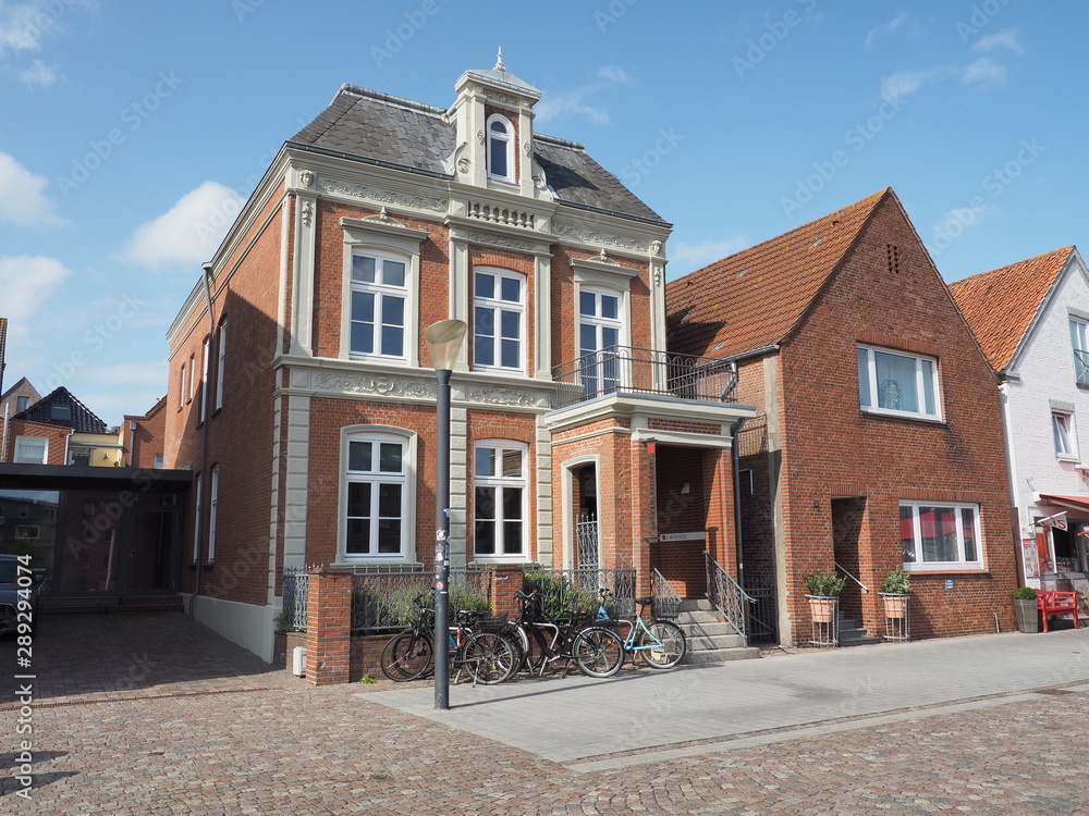 Hafenstadt Husum - „die graue Stadt am Meer“ im Bundesland Schleswig-Holstein nahe Dänemark