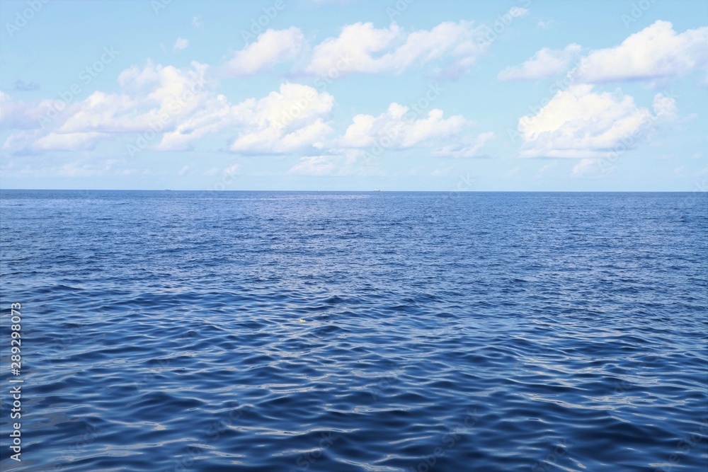 Fototapeta premium blu sky and sea