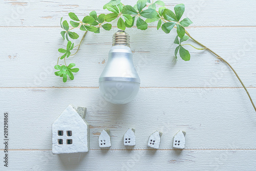 Photography LED電球とミニチュアの家