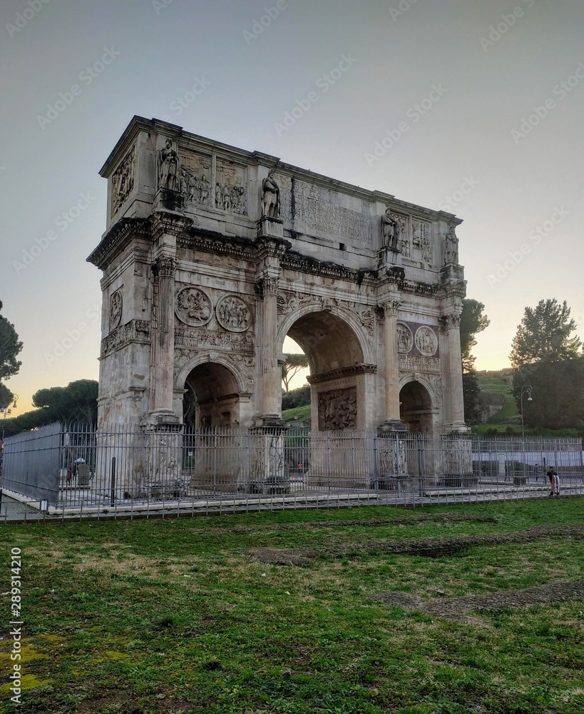 arch of constantine in rome