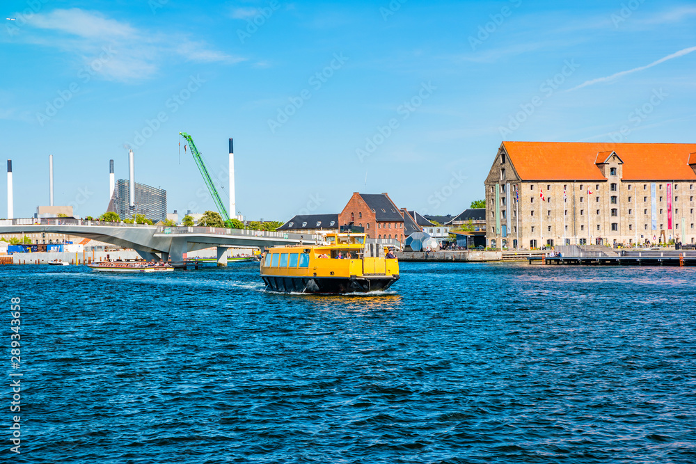 Obraz premium Kroyers Plads buildings in the Christianshavn neighbourhood of central Copenhagen, Denmark. View from Havnepromenade