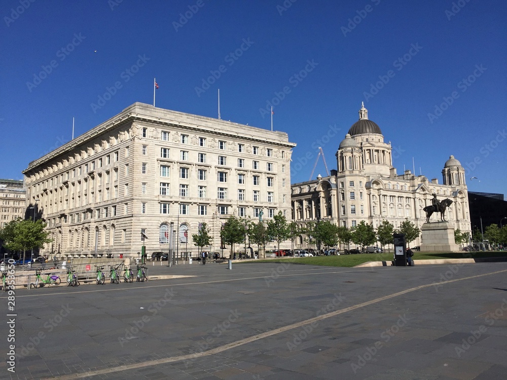 Fototapeta premium The Cunard and the Port of Liverpool Buildings