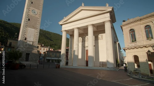 View from che square of Duomo di Santa Maria Assunta in Valdobbiadene - 4k