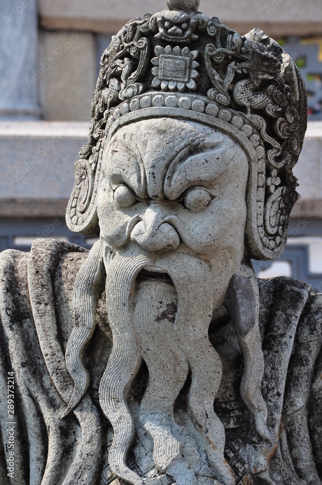 Escultura guerrero en templo del Buda Esmeralda