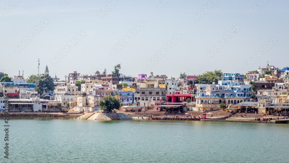 Lake in the middle of the Indian holy city of Pushkar