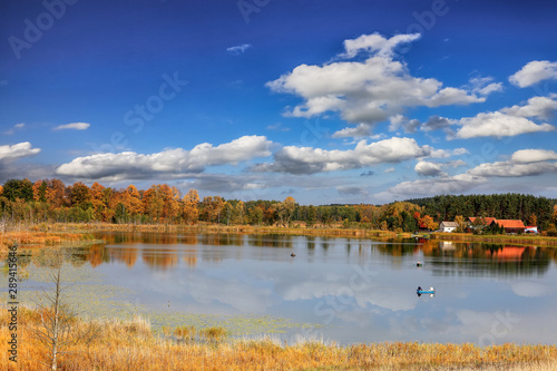 Fototapeta Naklejka Na Ścianę i Meble -  Polska złota jesień w województwie warmińsko-mazurskim