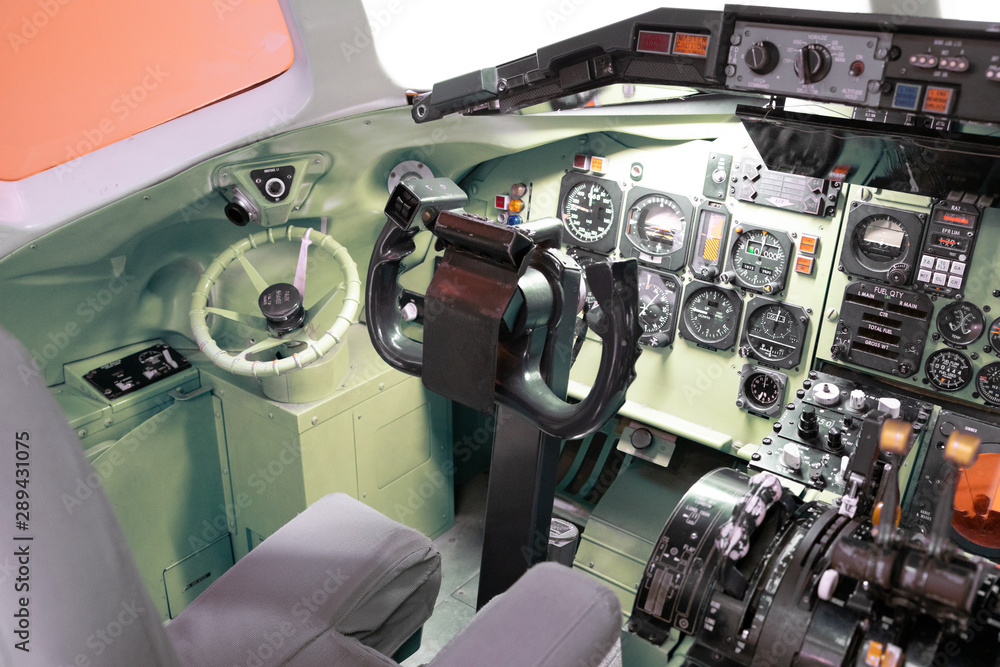 コックピット / 飛行機 / 戦闘機 / cockpit コックピット / 飛行機 / 戦闘機 / cockpit