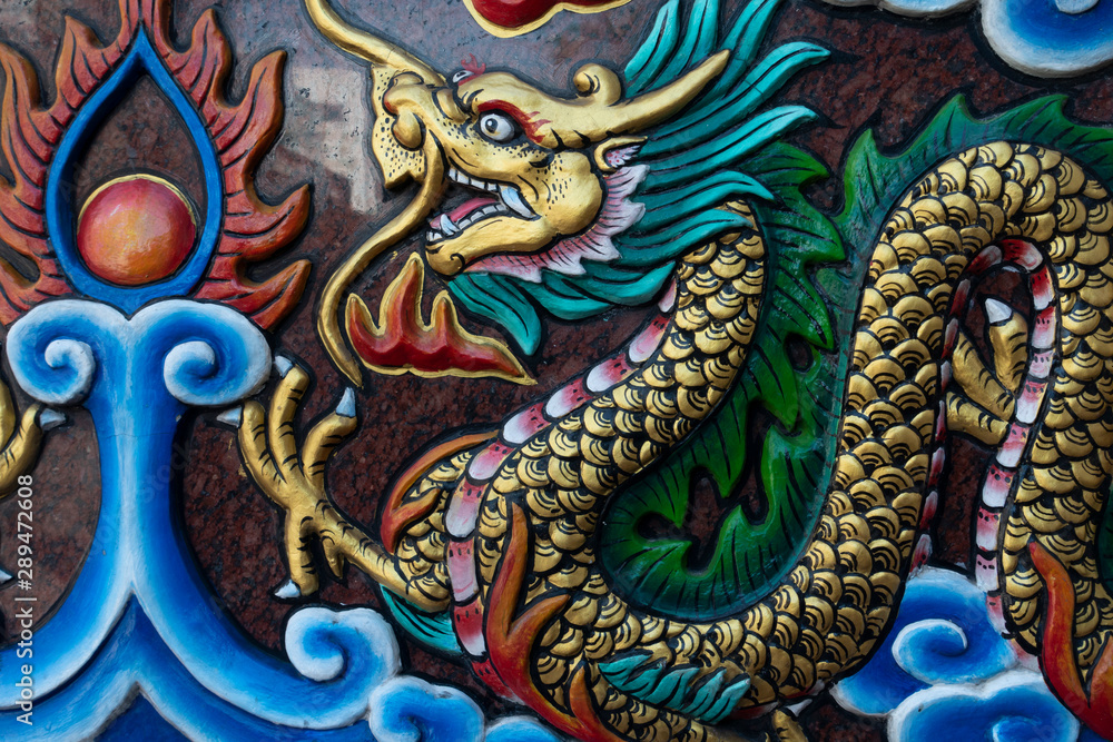 Obraz premium golden dragons in chinese style