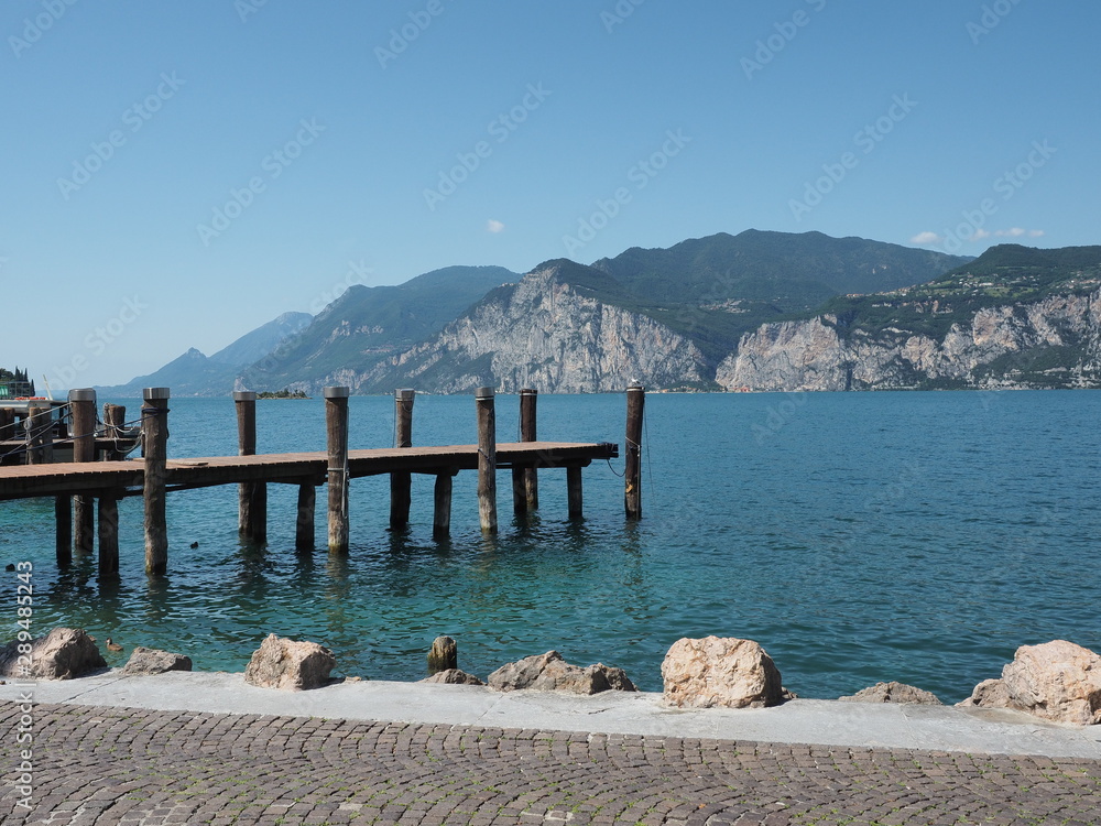Malcesine – malerische Gemeinde am Ostufer des Gardasees in Norditalien Malcesine – malerische Gemeinde am Ostufer des Gardasees in Norditalien