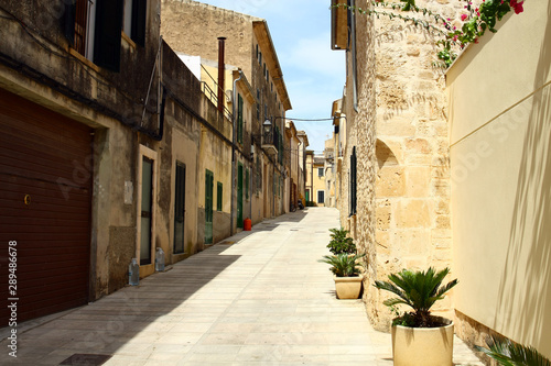 Fototapeta Naklejka Na Ścianę i Meble -  The historic city of Alcudia on the island of Majorca