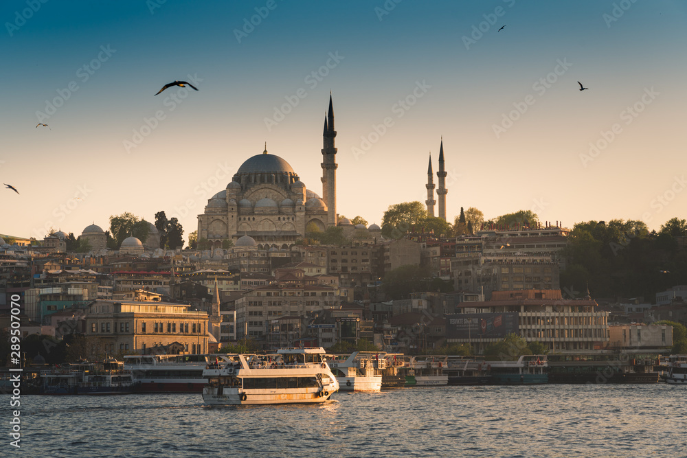 Naklejka premium Sunset time at Istanbul