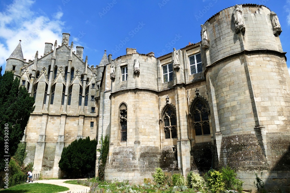 Façade arrière du palais des ducs d’Aquitaine à Poitiers