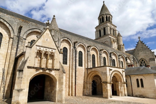 Façade sud de l’église Notre-Dame-La-Grande à Poitiers