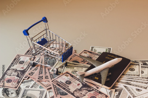 Concept shopping cart,Buy and sell at department stores,Online products,Dollar,Technology,Sale,discount
