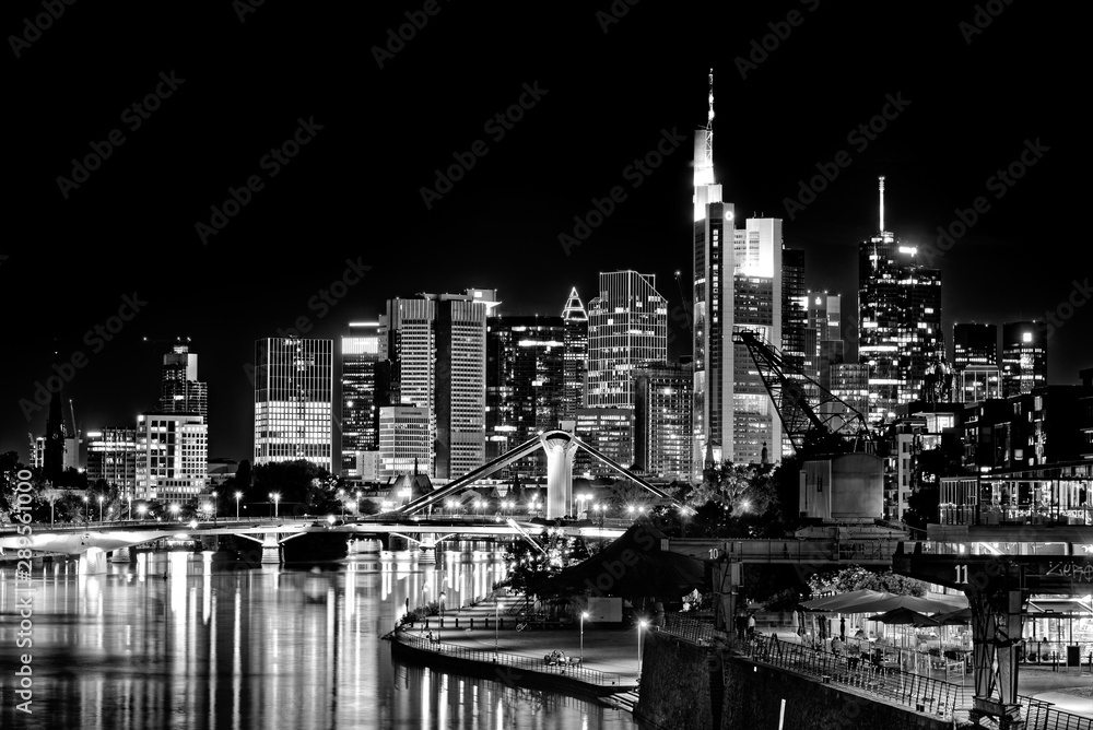 Skyline Frankfurt Flößerbrücke