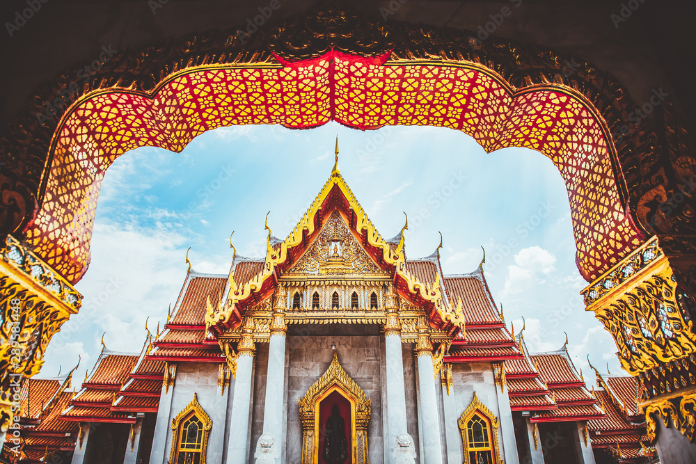 Fototapeta premium wat Benchamabopit, the Marble temple, Bangkok, Thailand