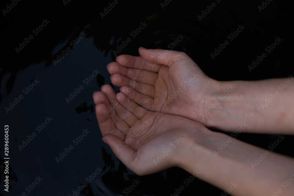 Obraz premium hands in prayer