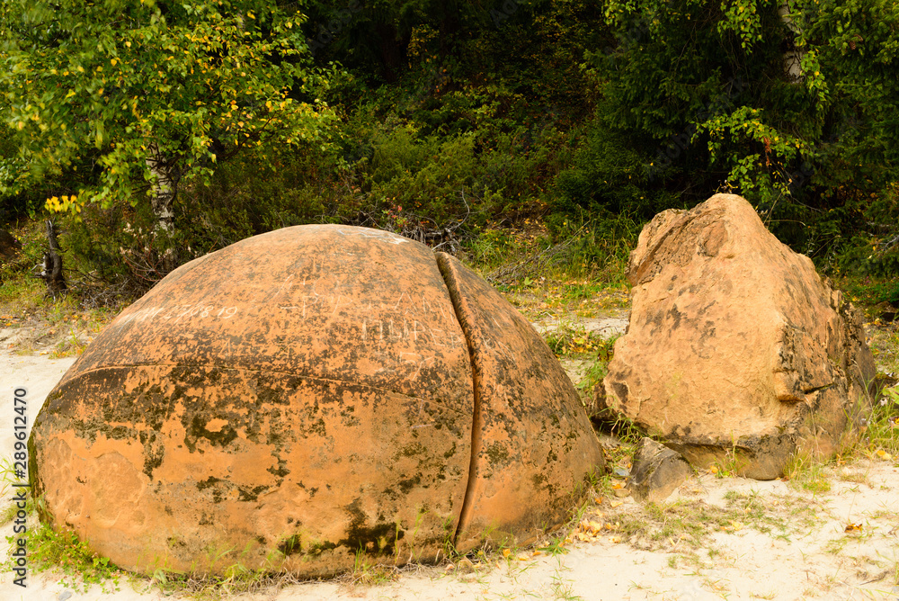 Fototapeta premium photo stone balls
