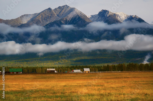 Foto Russian mountains in the fields, Baikal Saiyans