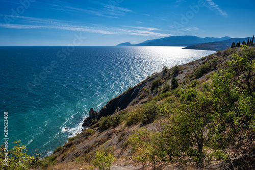 Fototapeta Naklejka Na Ścianę i Meble -  Beautiful Black Sea landscape with a steep rocky coast, Crimea.