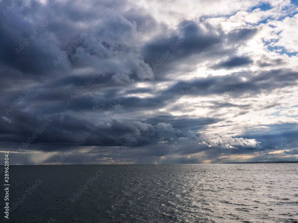 Obraz premium Dark and dramatic storm clouds background.