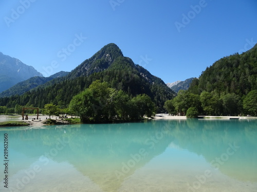 lake jasna in slowenien see berge